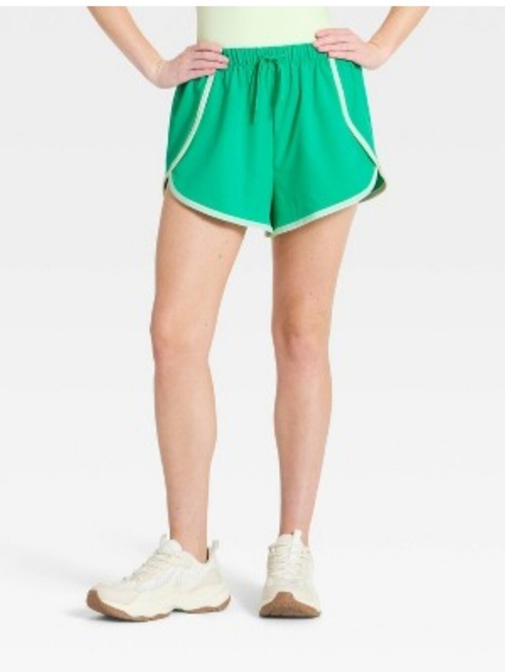 Women's Woven Pop Trim Shorts 3" - All In Motion' Green S